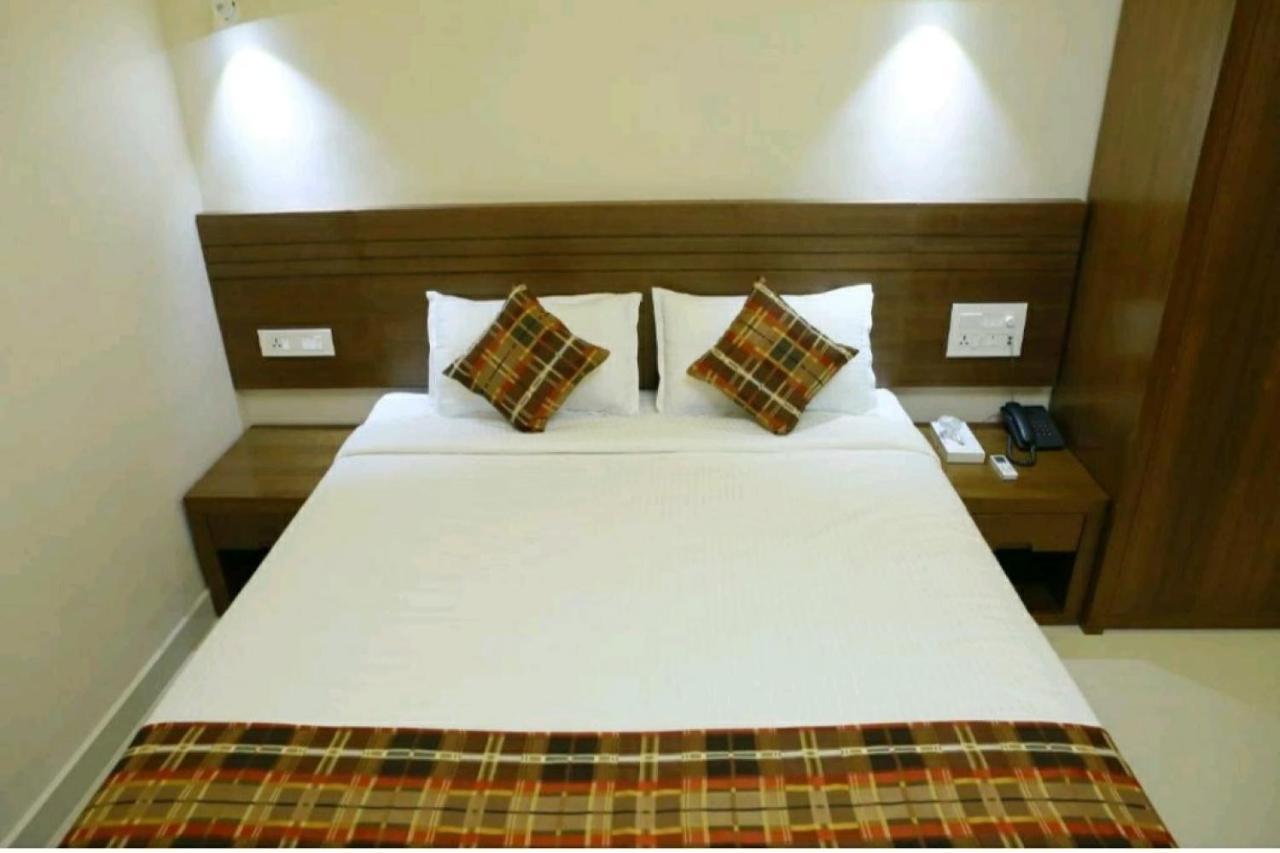 Rudraprayāg Prince Homestay & Restaurant מראה חיצוני תמונה